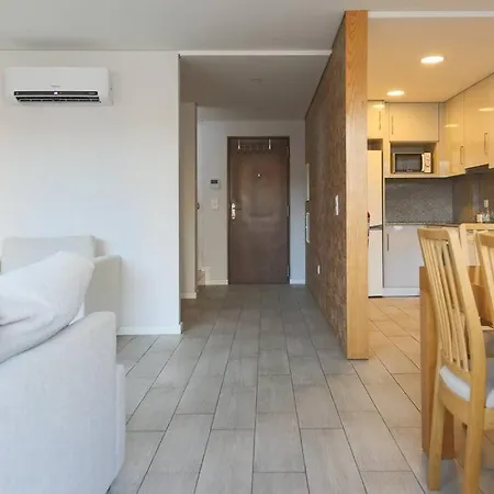 Apartment Marques Deluxe 3 & 4 *